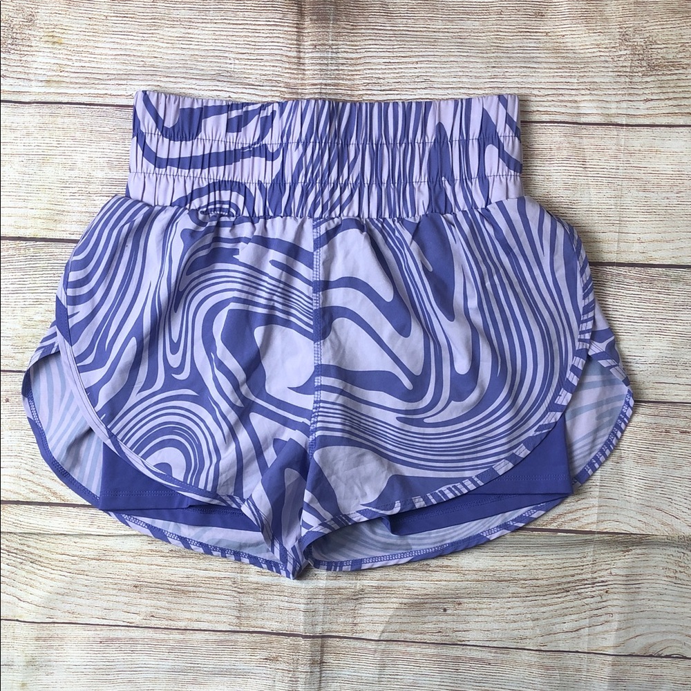 Vitality x Cosmopolitan The Vista Athletic Short in a purple wavy pattern 🧡